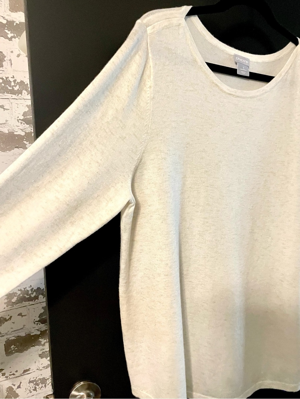 Chico's Size 3 Cream Long Sleeve Crewneck lightweight sweater with cashmere gold - Picture 6 of 8